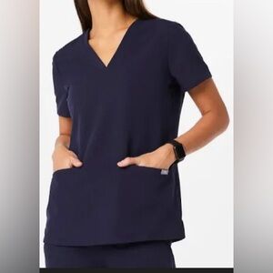 SET FIGS Kade Cargo Scrub Pants and Casma three pocket scrubs top Small